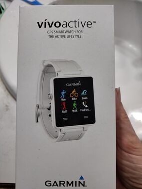Garmin vivoactive GPS Smartwatch - White